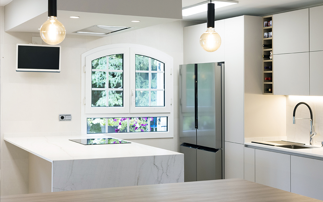 Elegancia funcional: 7 consejos imprescindibles para una cocina moderna y práctica